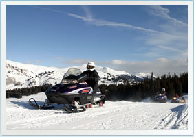 Beaver Creek, Avon & Vail Snowmobiling Tours & Rentals